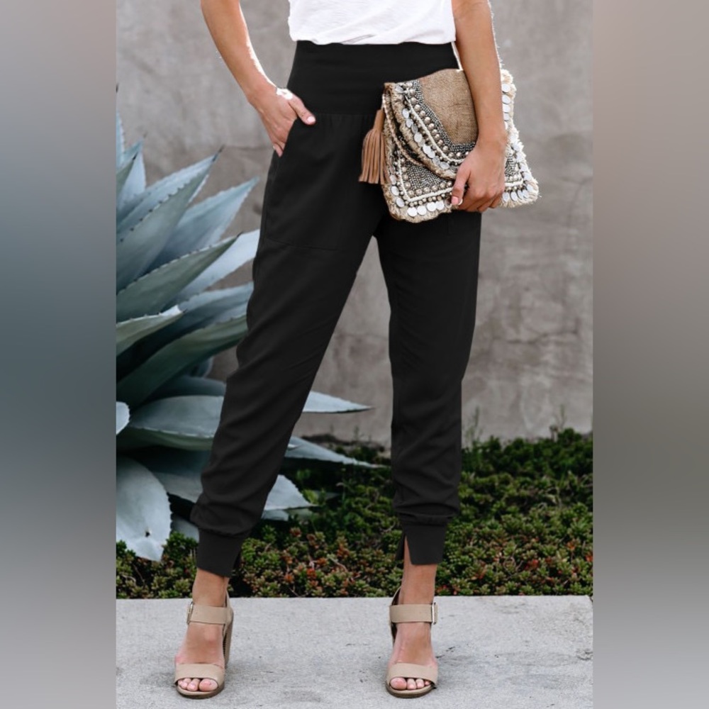 Black casual / dressy jogger with pockets